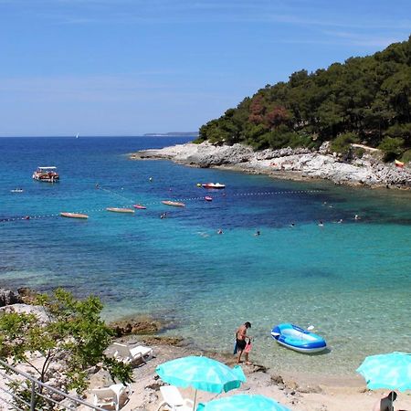 Apartments With A Parking Space Mali Losinj Bagian luar foto