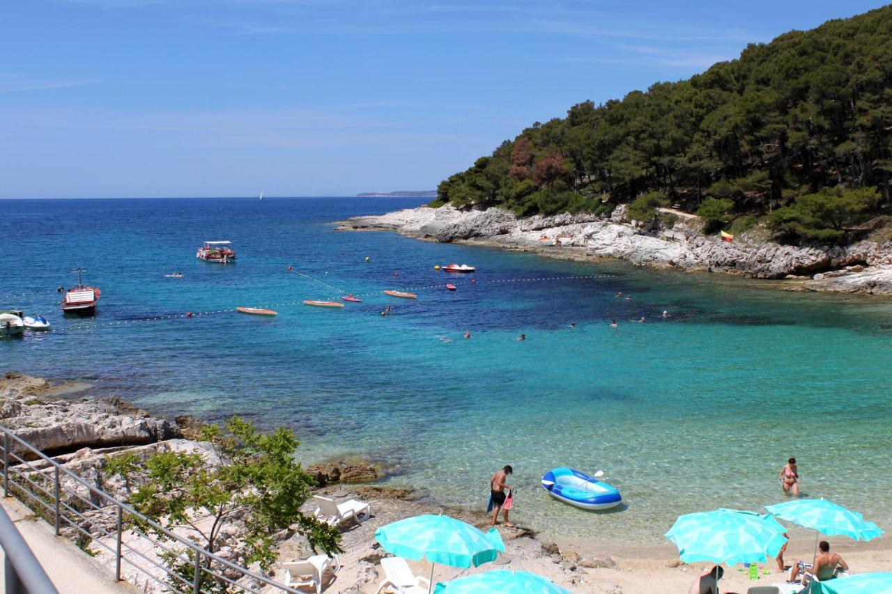 Apartments With A Parking Space Mali Losinj Bagian luar foto